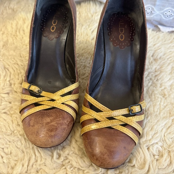 Vintage Aldo Leather Heels with Yellow Cross Straps - Picture 2 of 6
